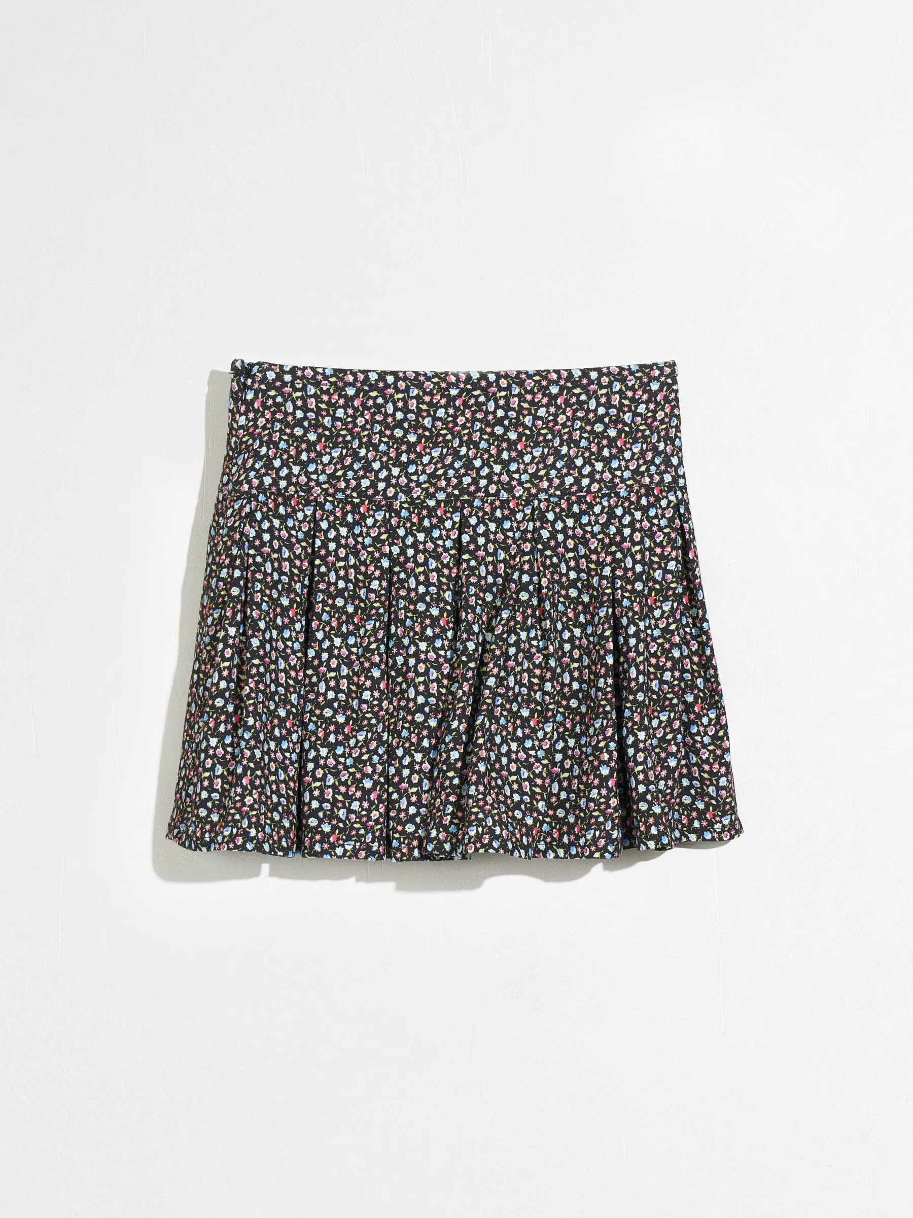 AKA SKIRT