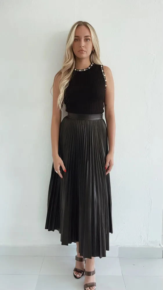 Faux leather pleated skirt