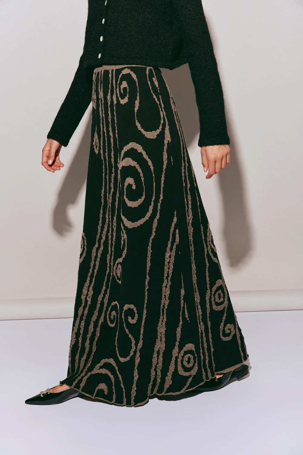 Ivy Muse Knit Maxi Skirt Black Swirl