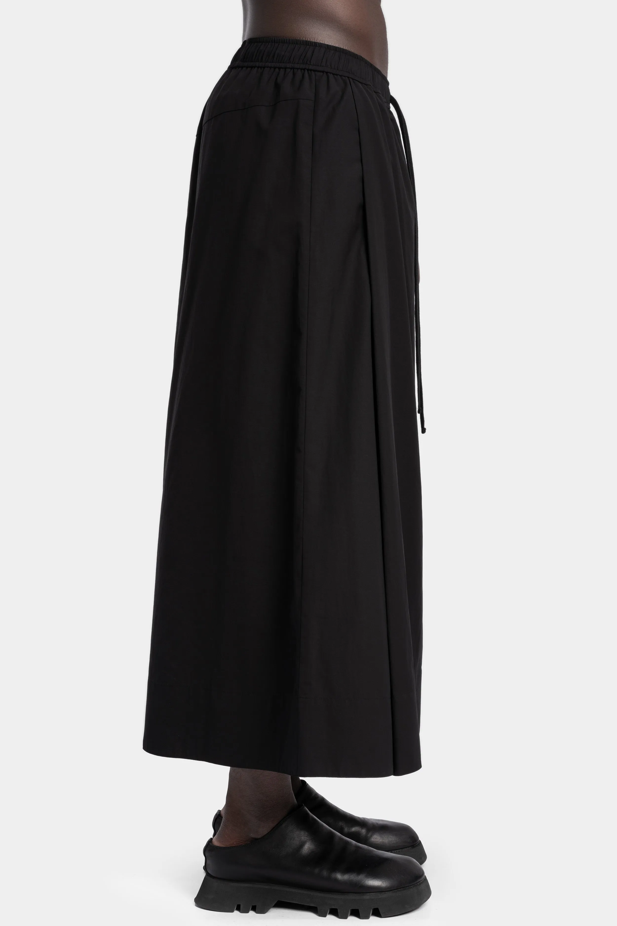 Wide skirt pants